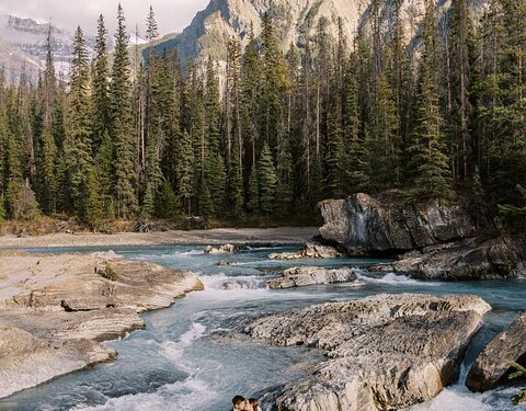 Building Bridges: Inspiring Trust Quotes to Strengthen Relationships