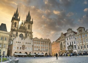 Words of Wisdom: Unforgettable Quotes to Live By